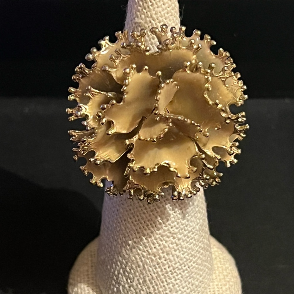 Gold Tone Oversized Dimensional Statement Ring! - image 2